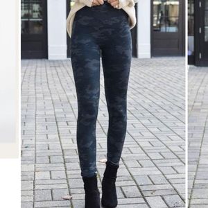 SPANX Look at Me Now Black Camo Leggings